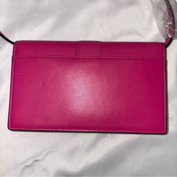 MCM Hot Pink NWT Patricia Continental Crossbody Wallet On Chain Purse *RARE* - Picture 8 of 11